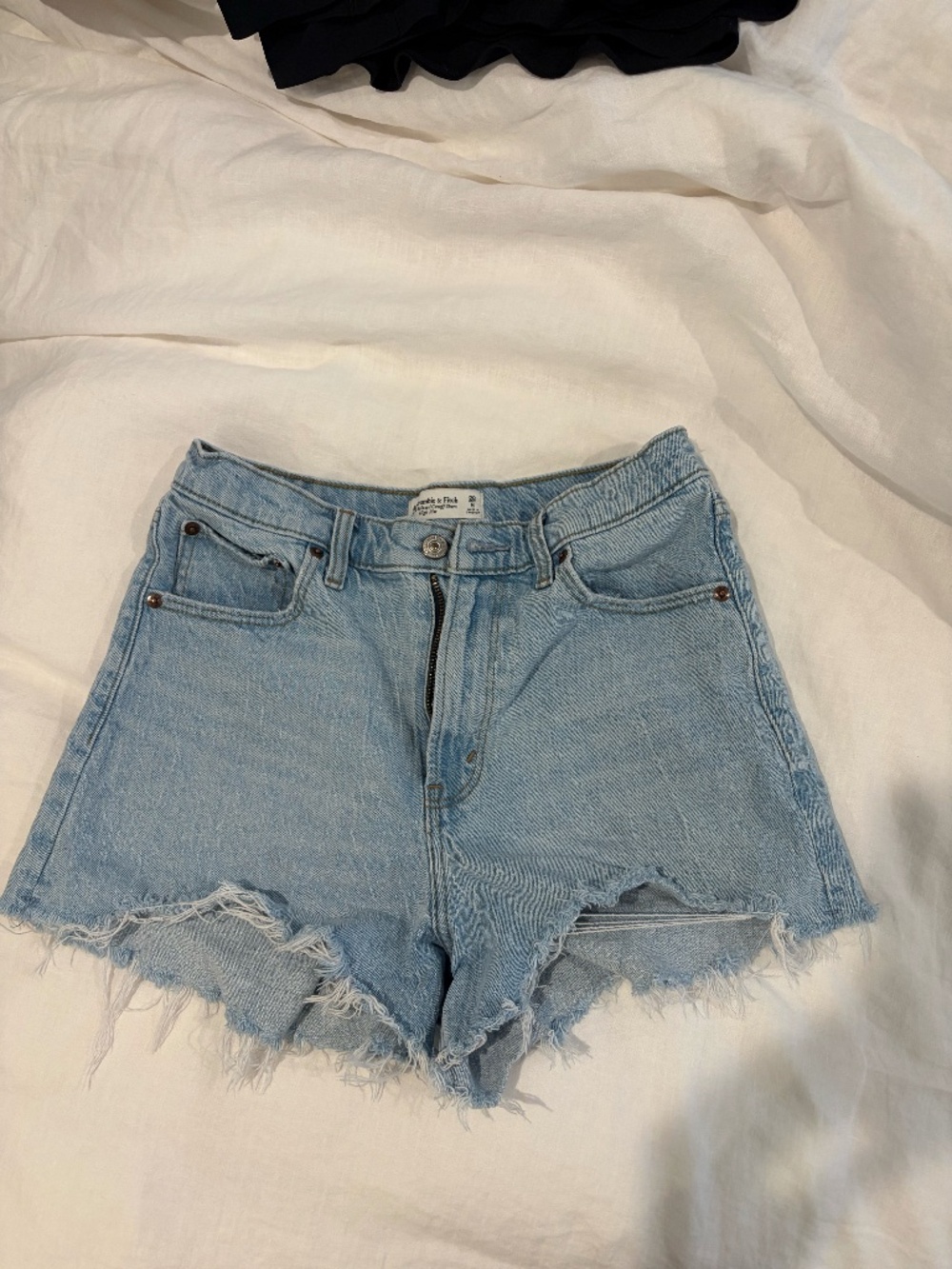 Abercrombie relaxed cutoff short